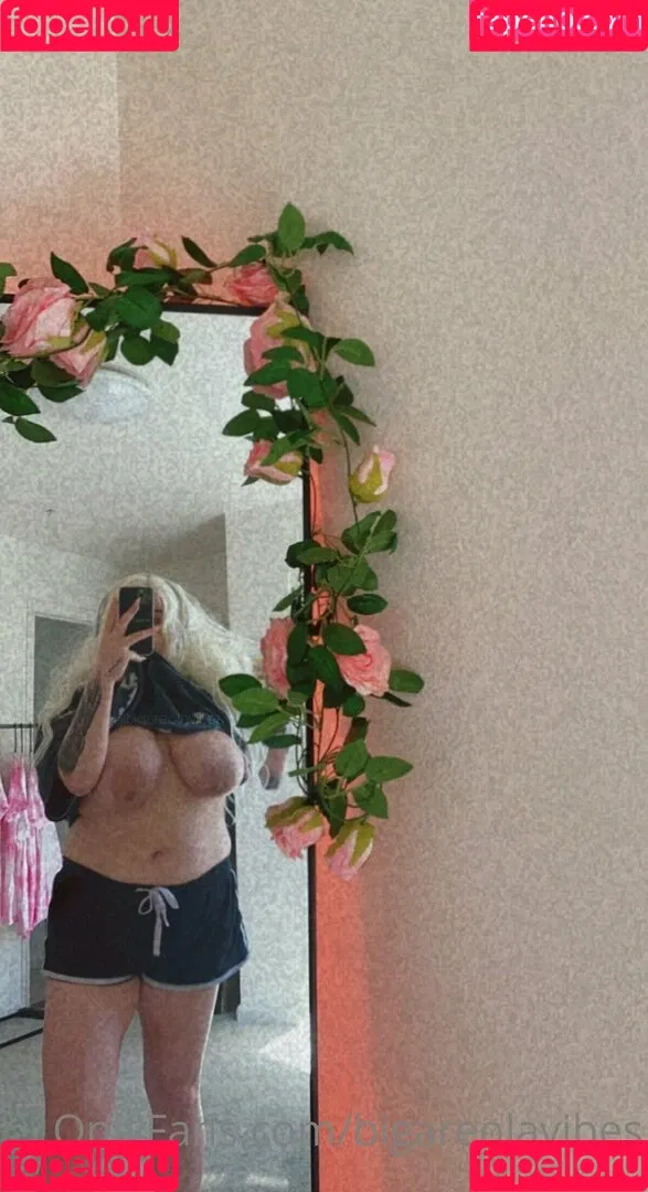 bigareolavibes Onlyfans Photo Gallery 