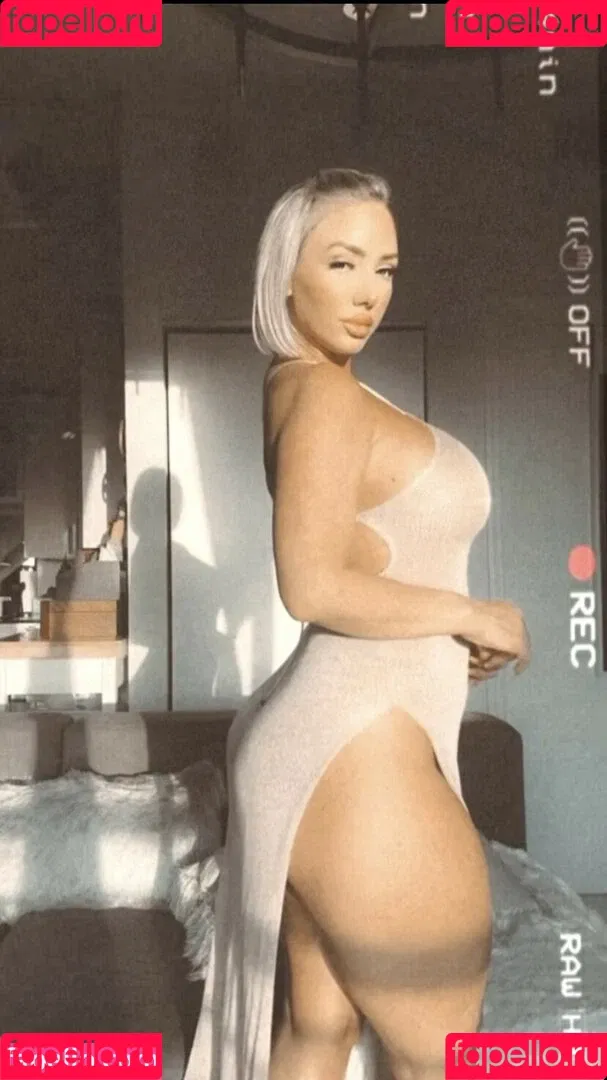 Molly Cavalli Onlyfans Photo Gallery 