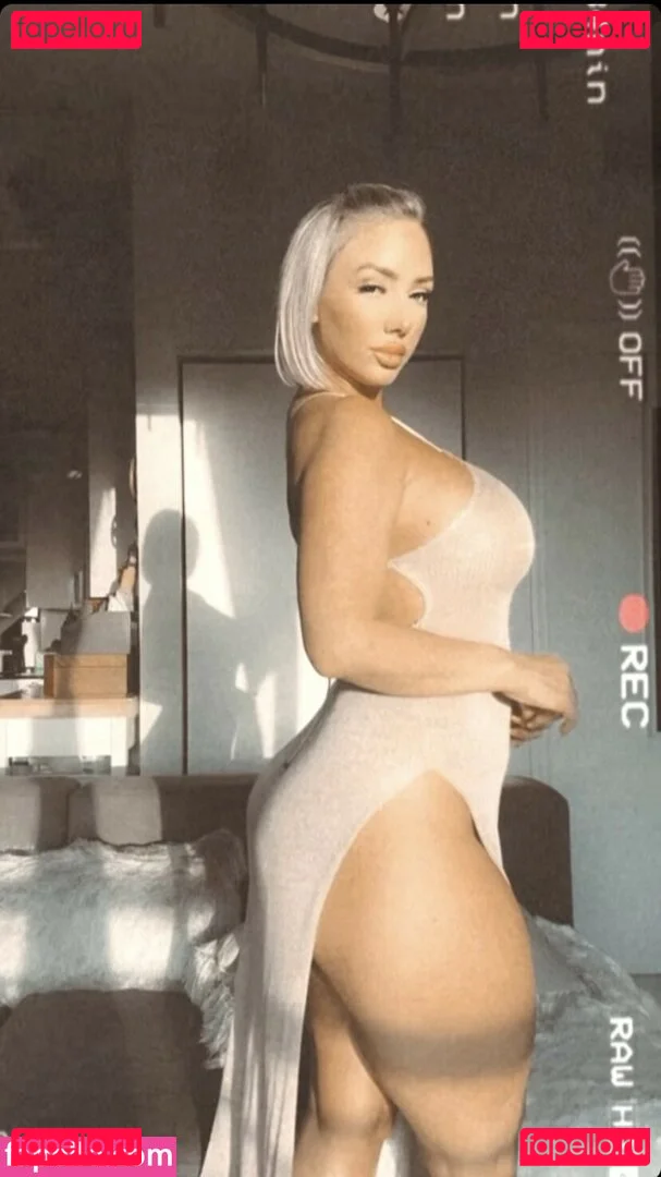 Molly Cavalli Onlyfans Photo Gallery 