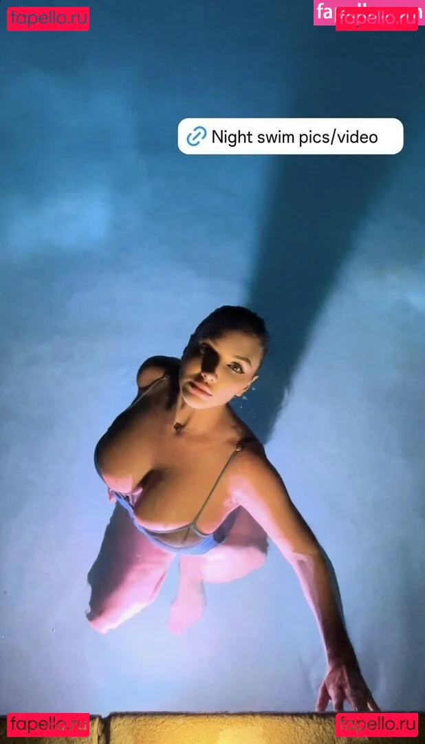 Molly Cavalli Onlyfans Photo Gallery 