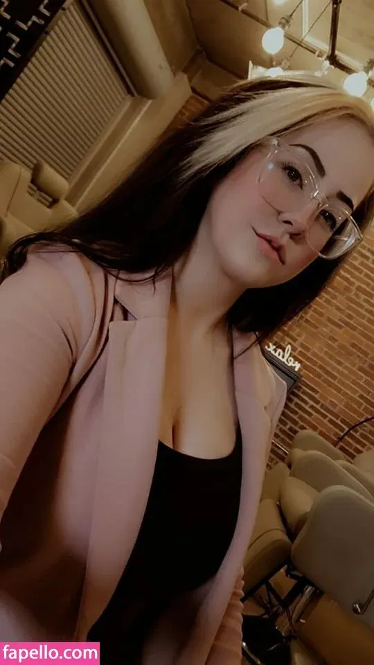 taeblevins Onlyfans Photo Gallery 