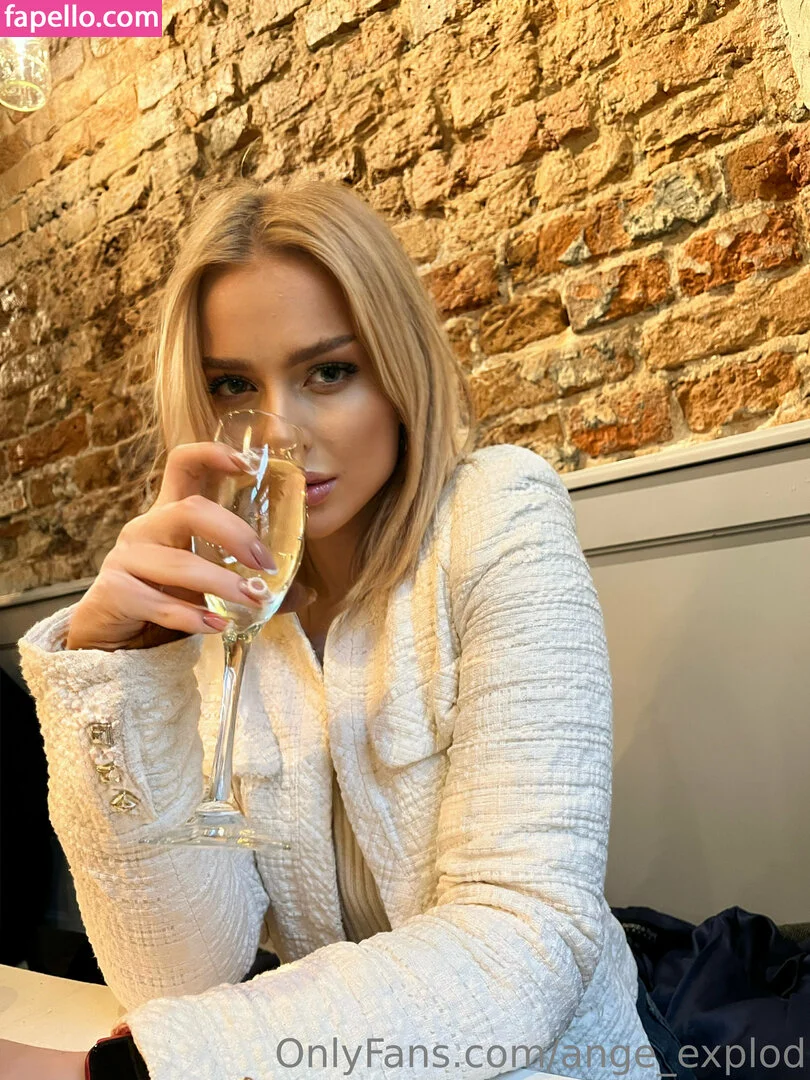 angie_explod Onlyfans Photo Gallery 