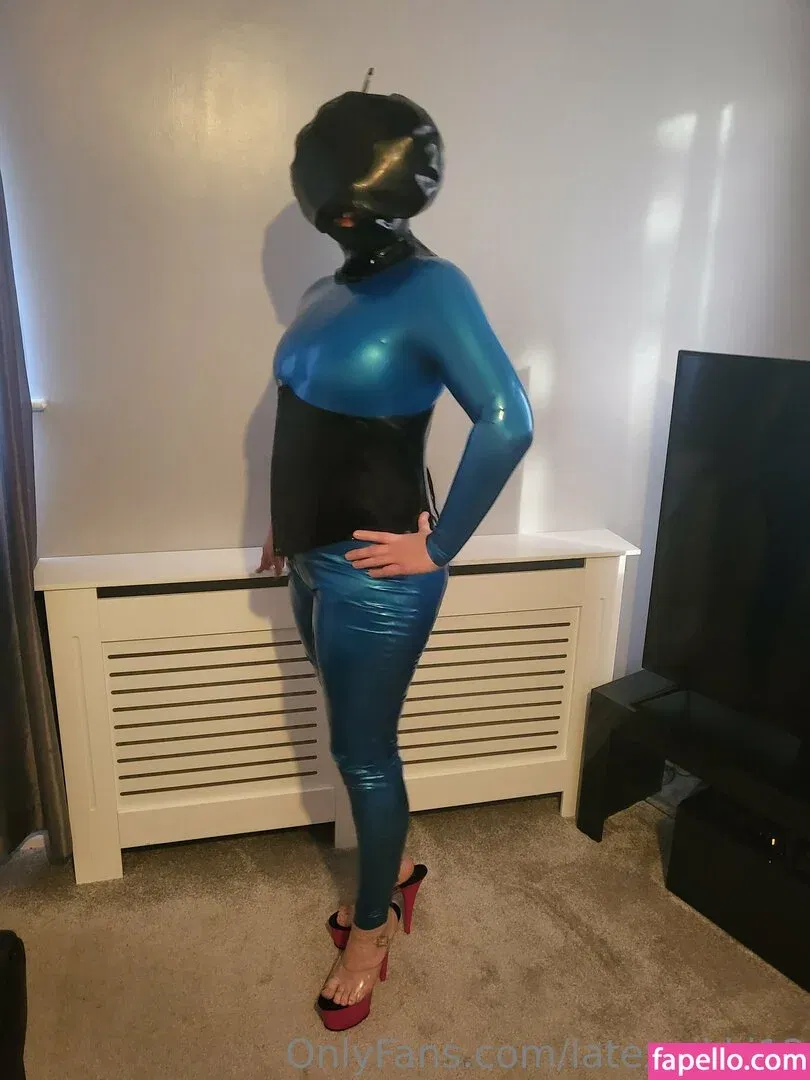 latexnikki12 Onlyfans Photo Gallery 