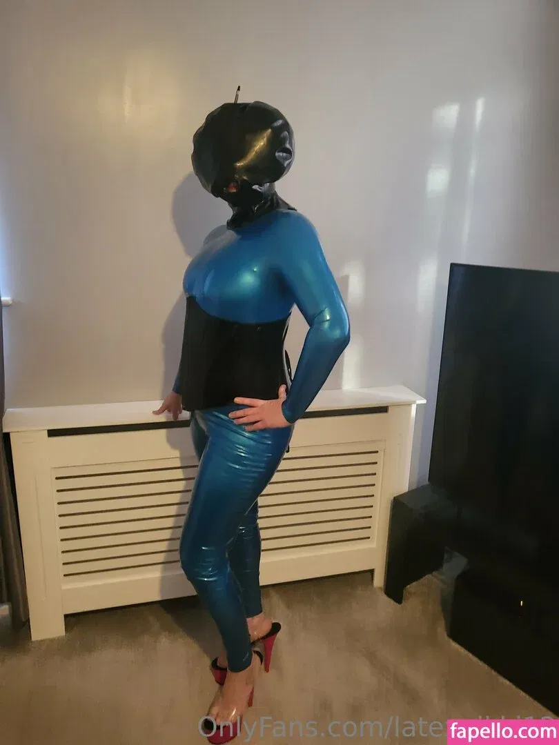 latexnikki12 Onlyfans Photo Gallery 