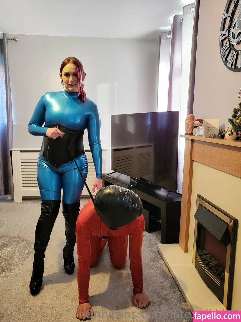 latexnikki12 Onlyfans Photo Gallery 