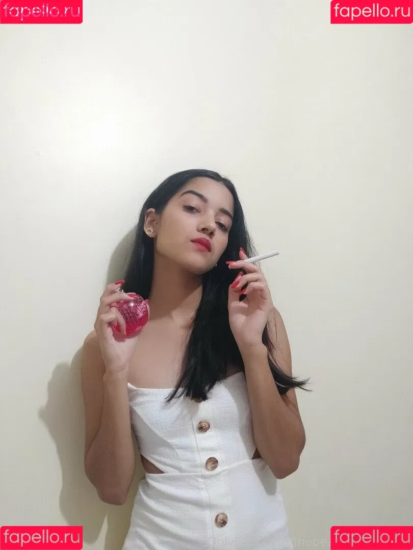 thebeautyofsmoking Onlyfans Photo Gallery 