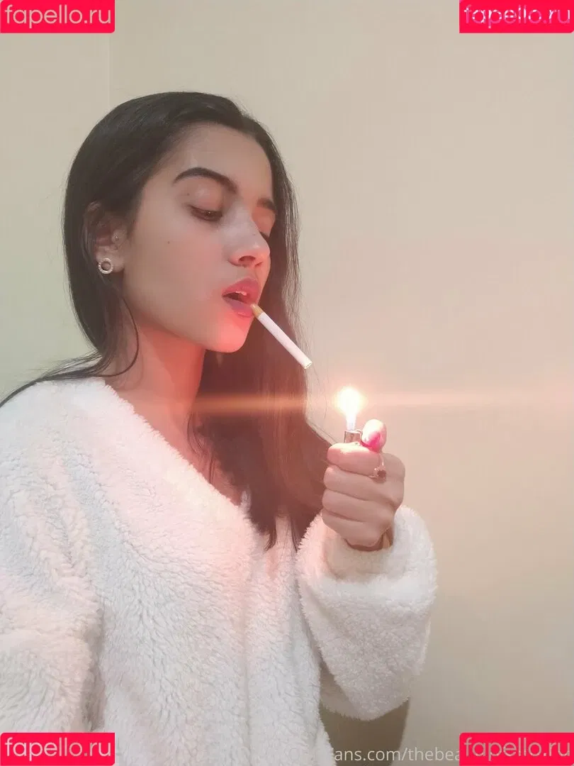 thebeautyofsmoking Onlyfans Photo Gallery 