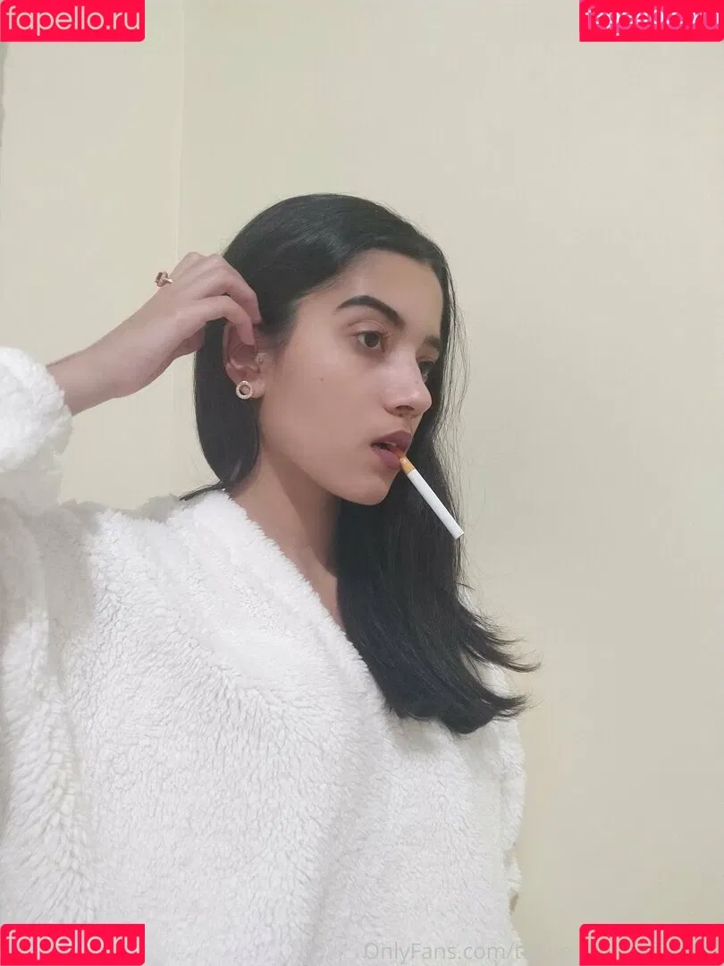 thebeautyofsmoking Onlyfans Photo Gallery 