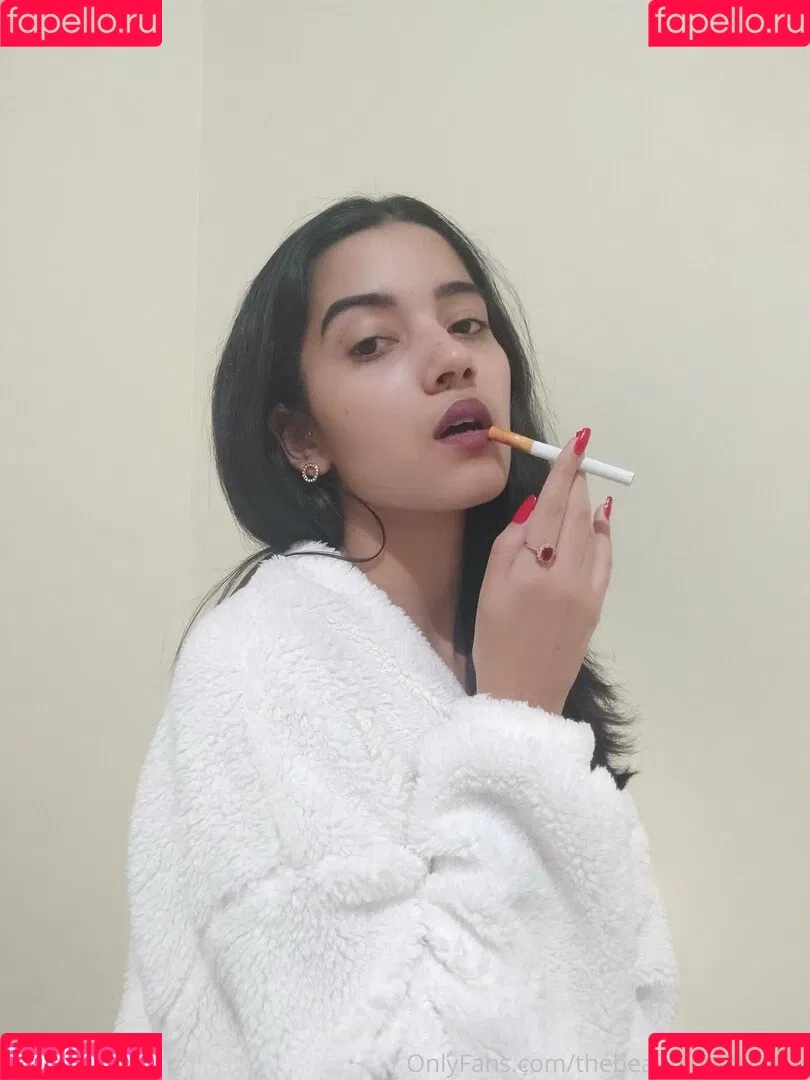 thebeautyofsmoking Onlyfans Photo Gallery 