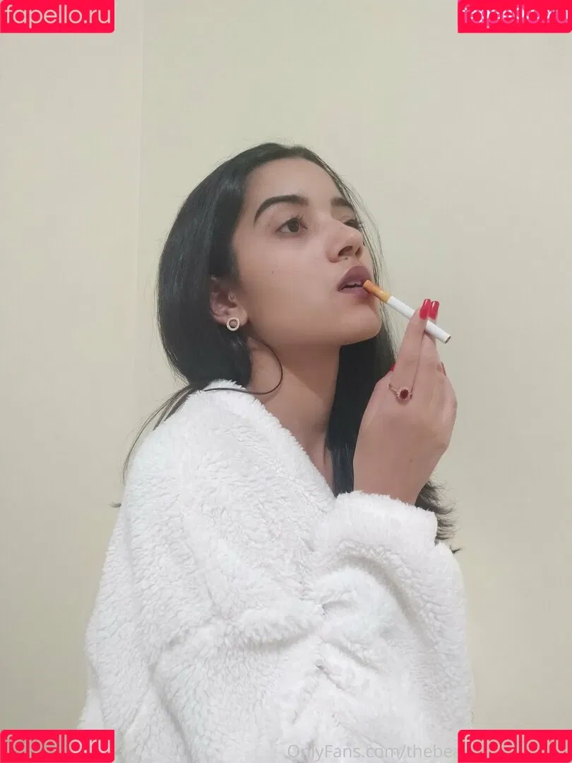 thebeautyofsmoking Onlyfans Photo Gallery 