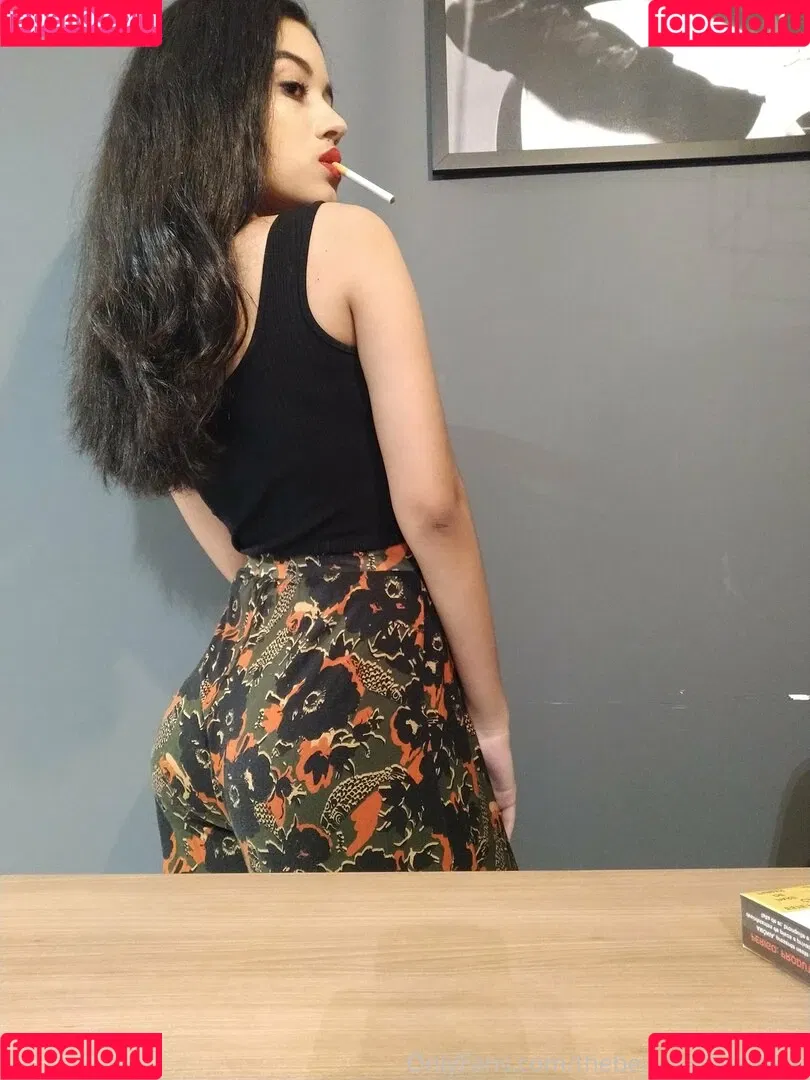 thebeautyofsmoking Onlyfans Photo Gallery 
