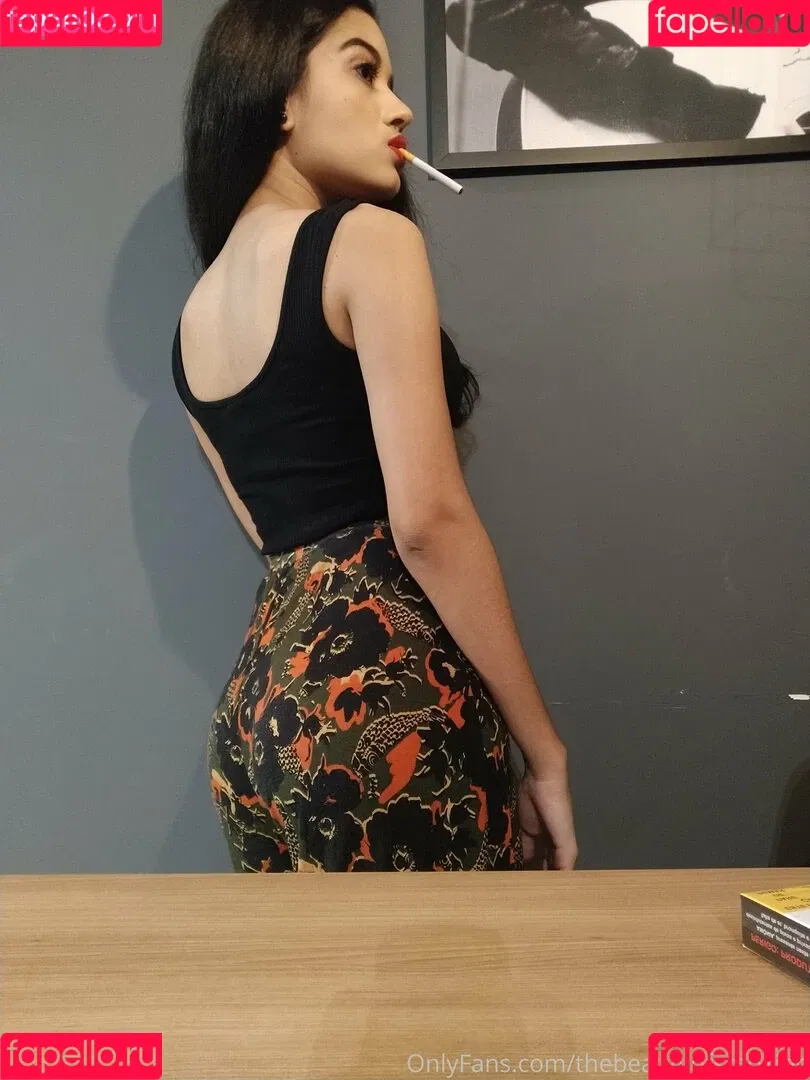 thebeautyofsmoking Onlyfans Photo Gallery 