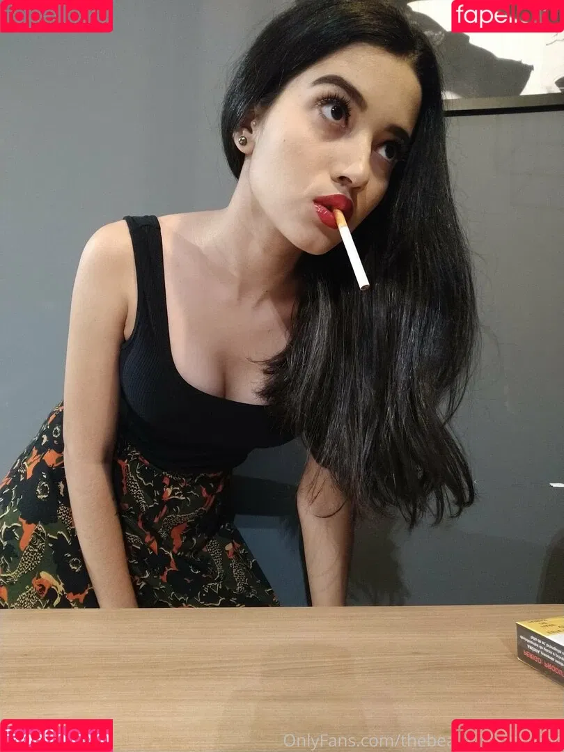 thebeautyofsmoking Onlyfans Photo Gallery 