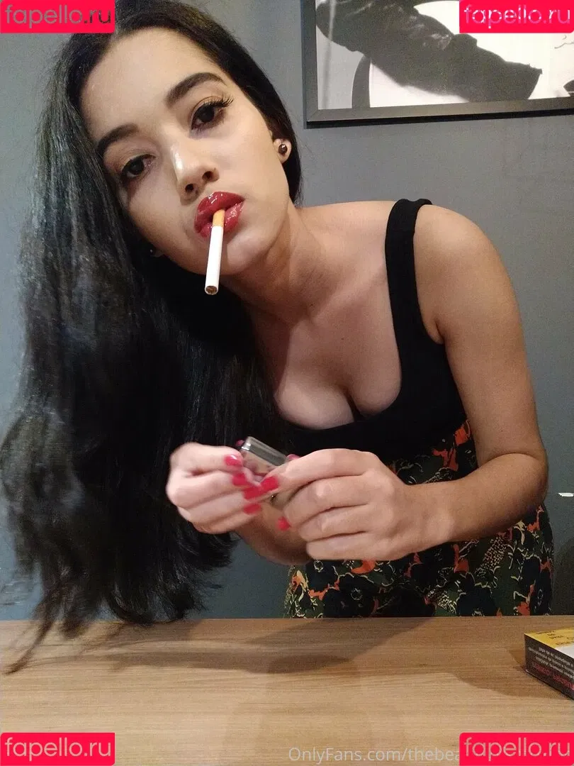 thebeautyofsmoking Onlyfans Photo Gallery 