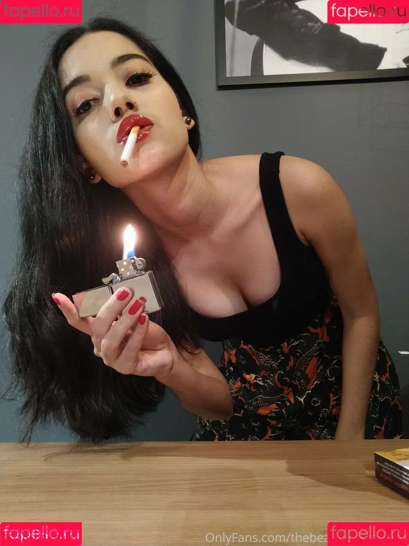 thebeautyofsmoking Onlyfans Photo Gallery 