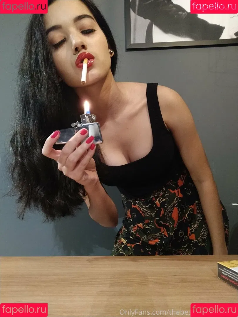 thebeautyofsmoking Onlyfans Photo Gallery 