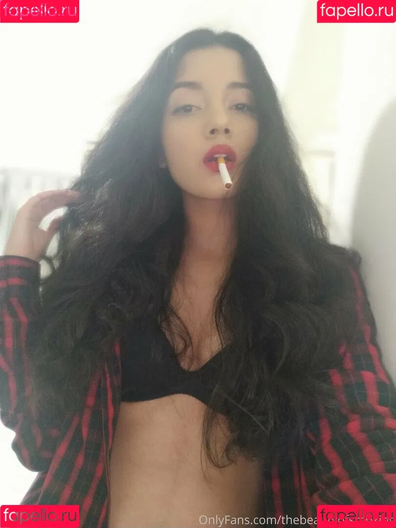 thebeautyofsmoking Onlyfans Photo Gallery 