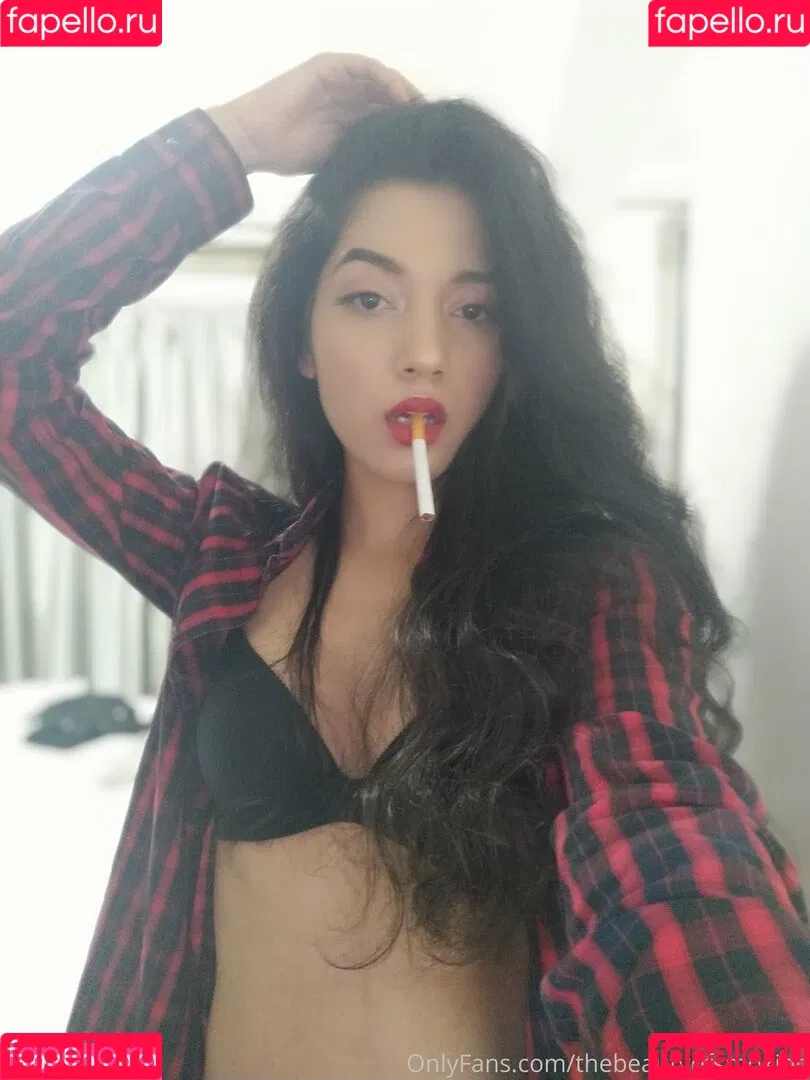 thebeautyofsmoking Onlyfans Photo Gallery 