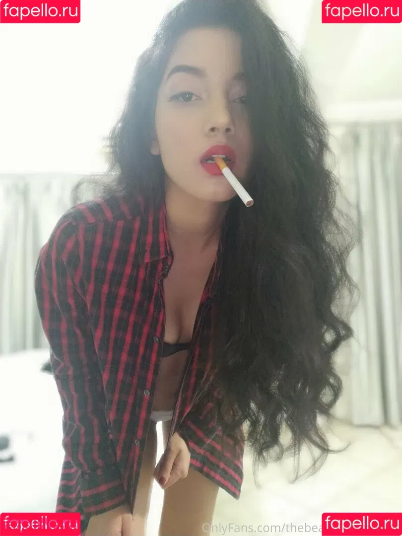 thebeautyofsmoking Onlyfans Photo Gallery 