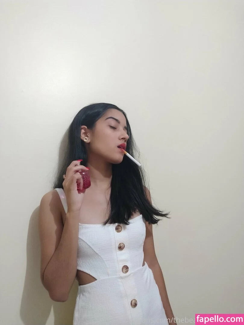 thebeautyofsmoking Onlyfans Photo Gallery 