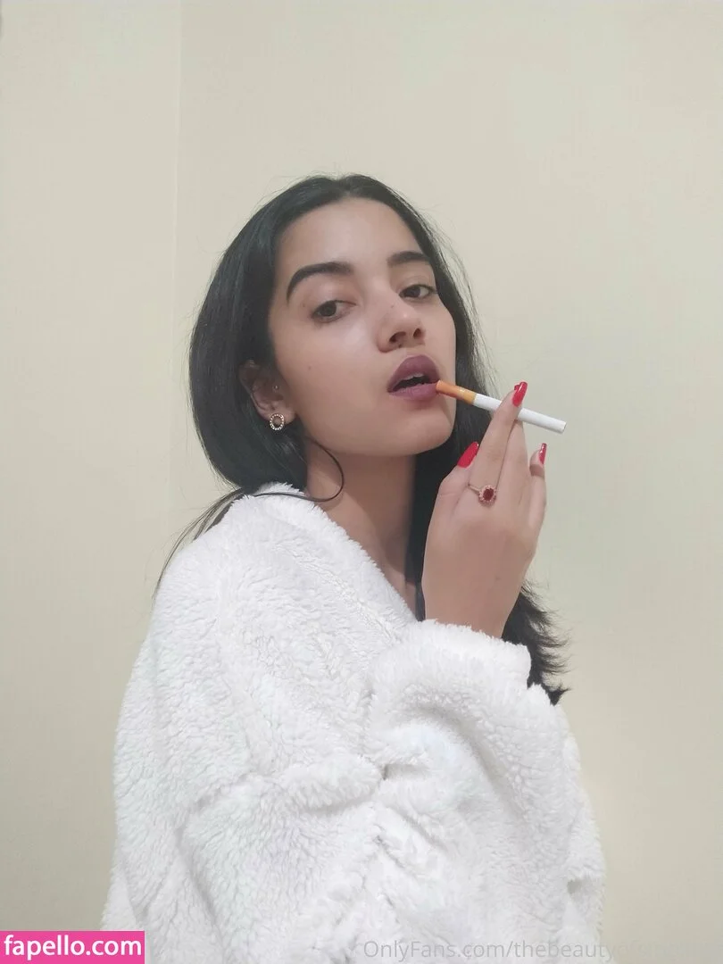 thebeautyofsmoking Onlyfans Photo Gallery 