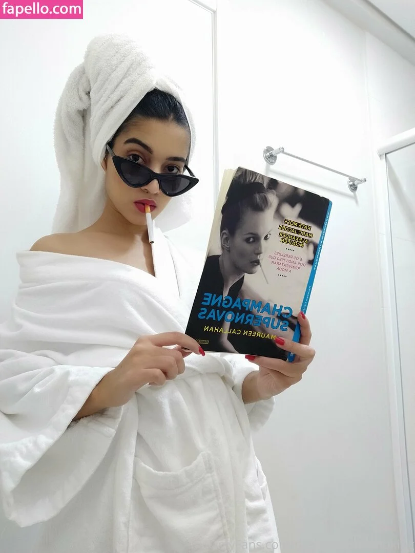 thebeautyofsmoking Onlyfans Photo Gallery 