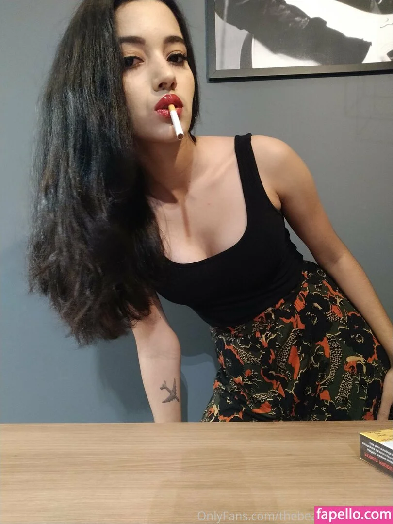 thebeautyofsmoking Onlyfans Photo Gallery 