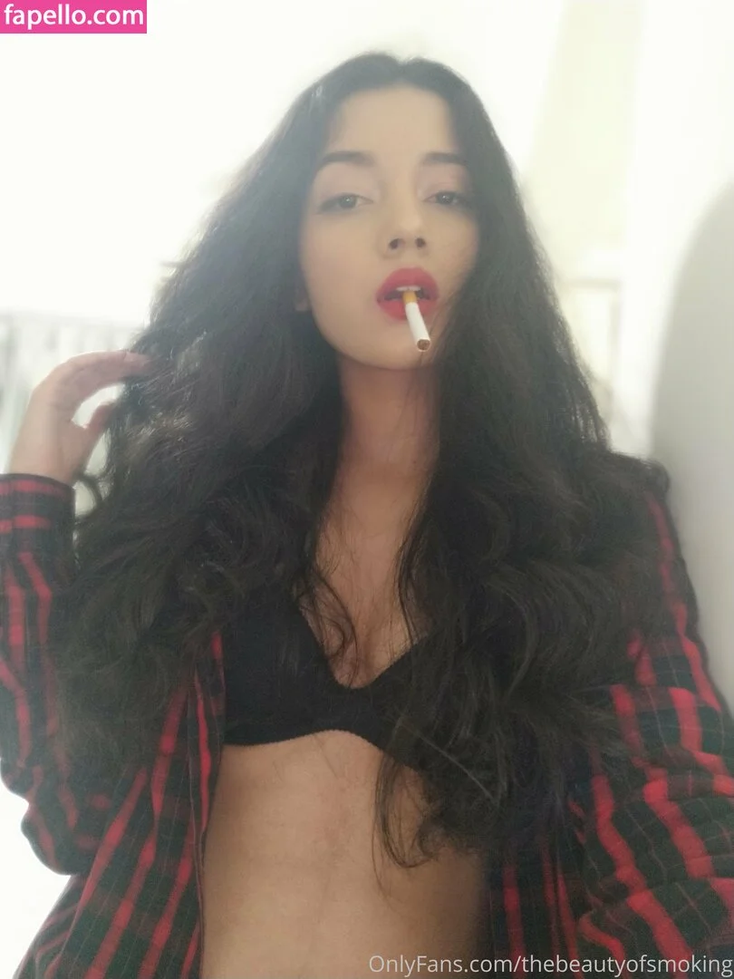 thebeautyofsmoking Onlyfans Photo Gallery 