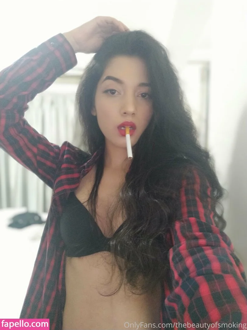 thebeautyofsmoking Onlyfans Photo Gallery 