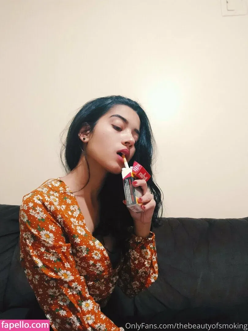 thebeautyofsmoking Onlyfans Photo Gallery 