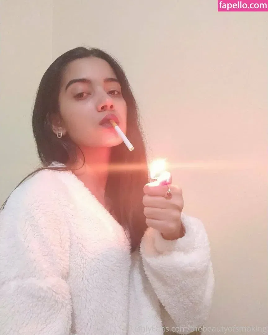 thebeautyofsmoking Onlyfans Photo Gallery 