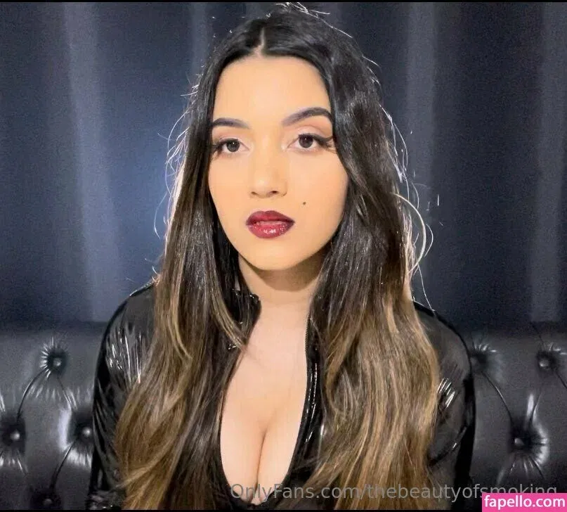 thebeautyofsmoking Onlyfans Photo Gallery 
