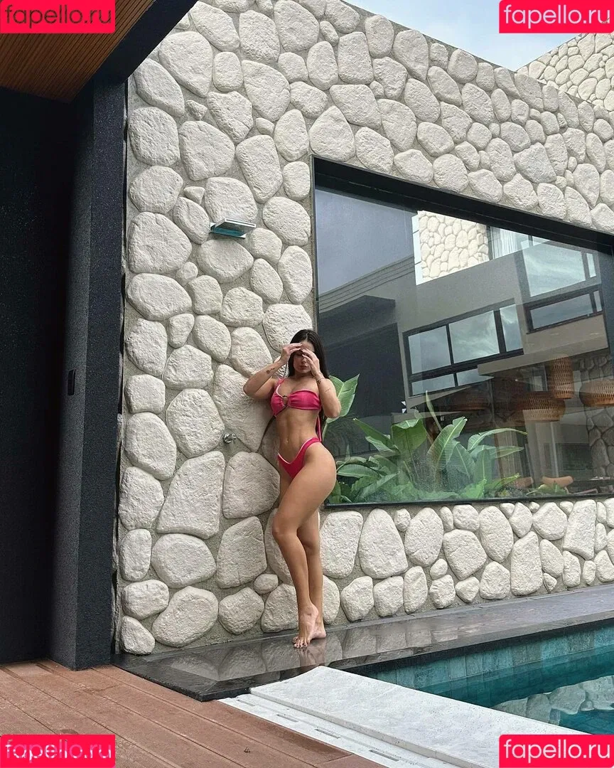 Larissa Santos Onlyfans Photo Gallery 