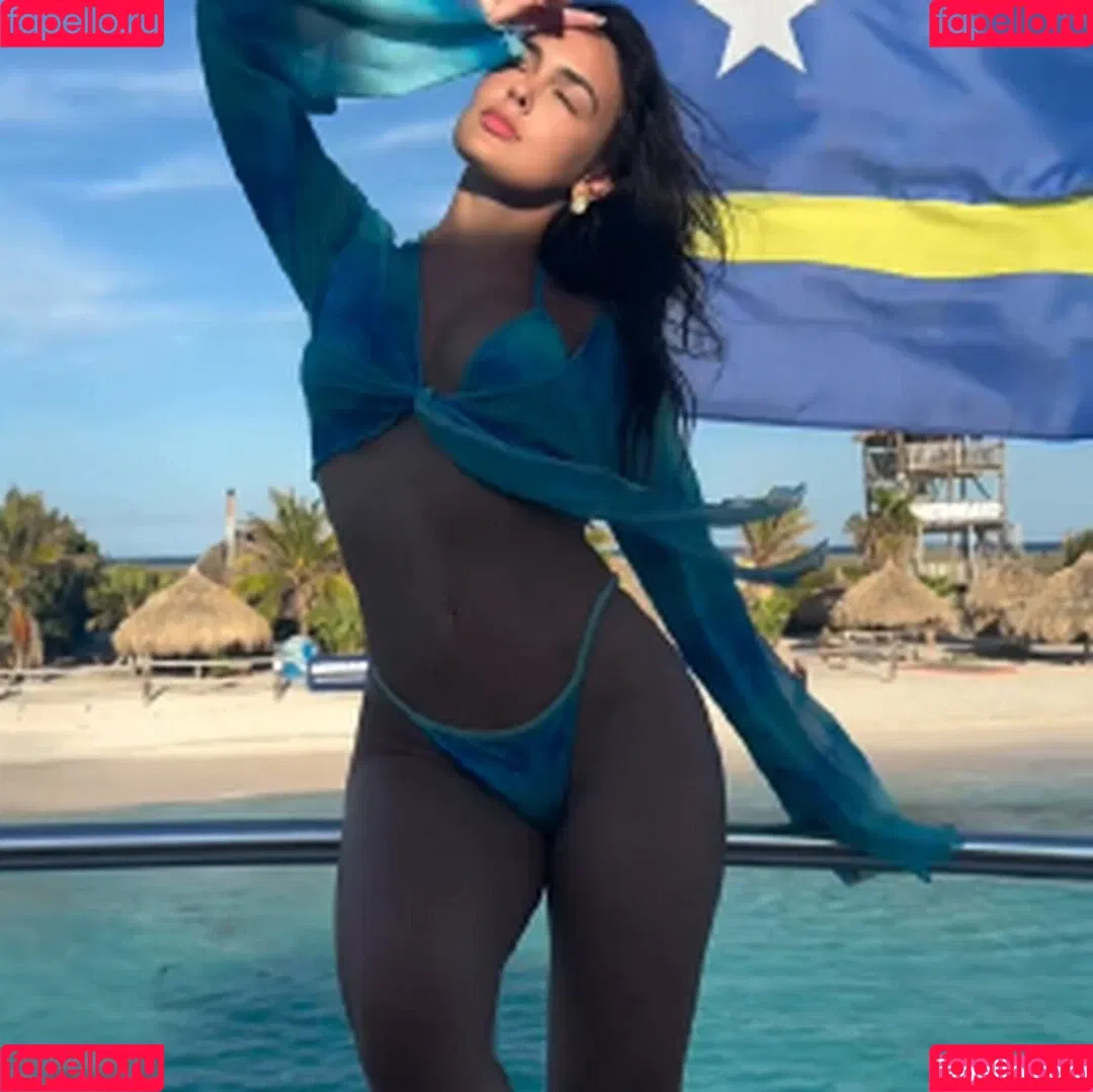 Larissa Santos Onlyfans Photo Gallery 