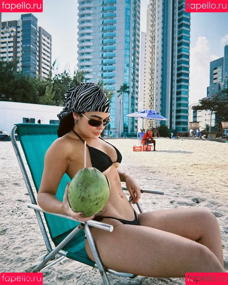 Larissa Santos Onlyfans Photo Gallery 