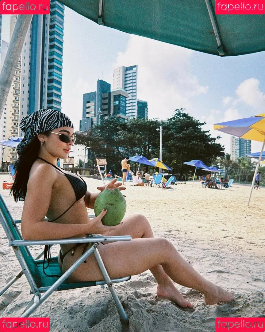 Larissa Santos Onlyfans Photo Gallery 