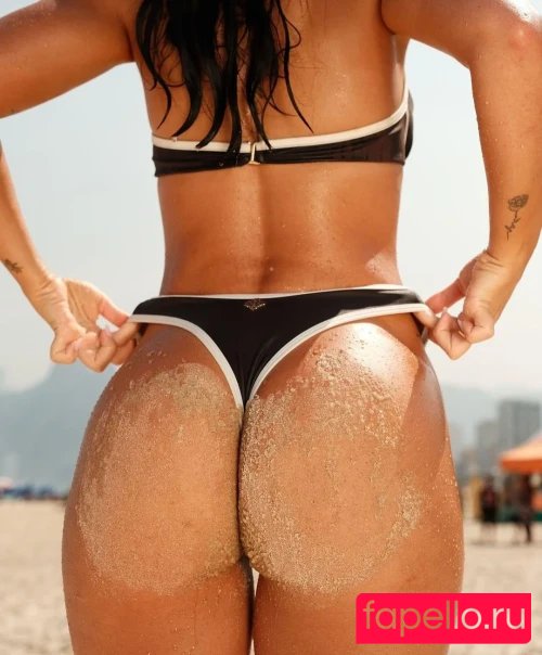 Larissa Santos Onlyfans Photo Gallery 