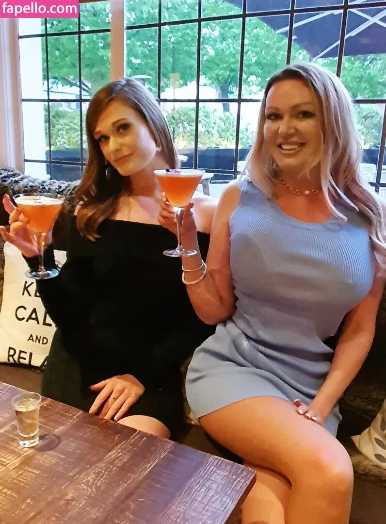 Honour May Onlyfans Photo Gallery 