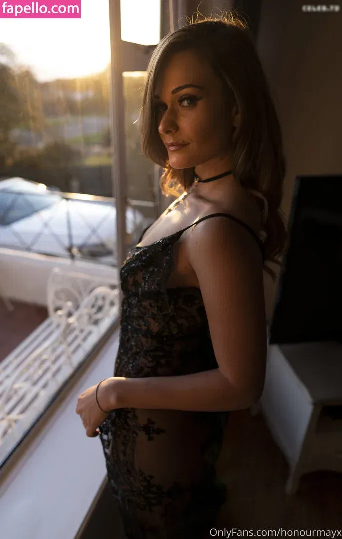 Honour May Onlyfans Photo Gallery 