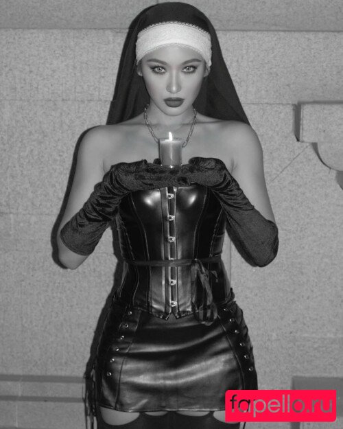Cher Lee Nude Onlyfans Photo 16