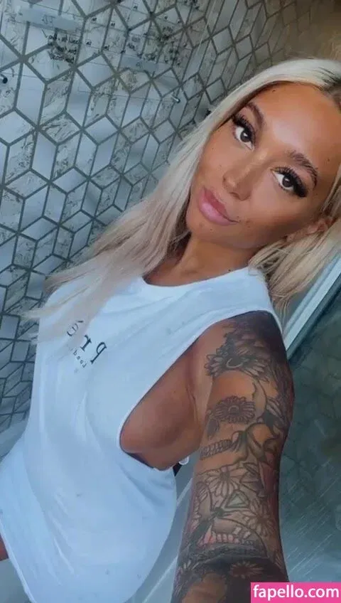 Meesh Elizabeth Onlyfans Photo Gallery 