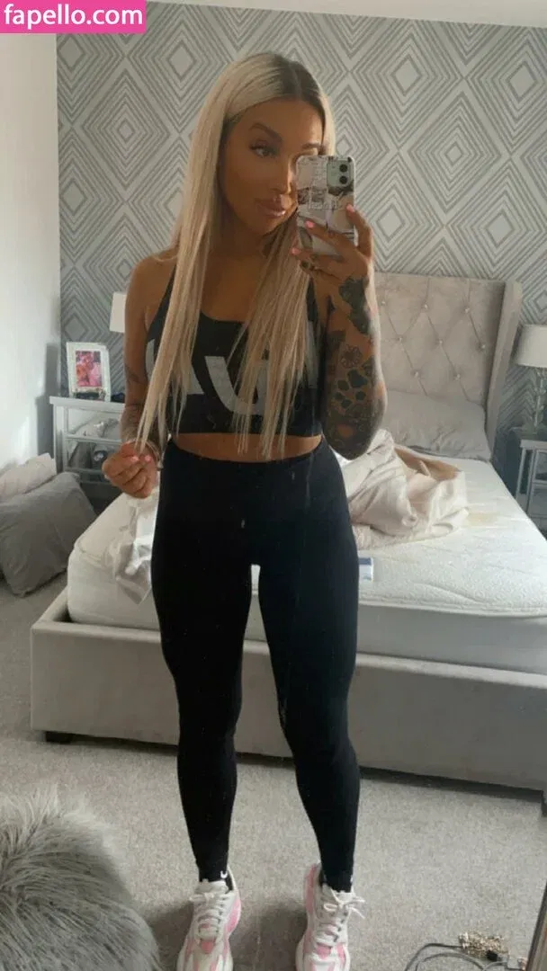 Meesh Elizabeth Onlyfans Photo Gallery 