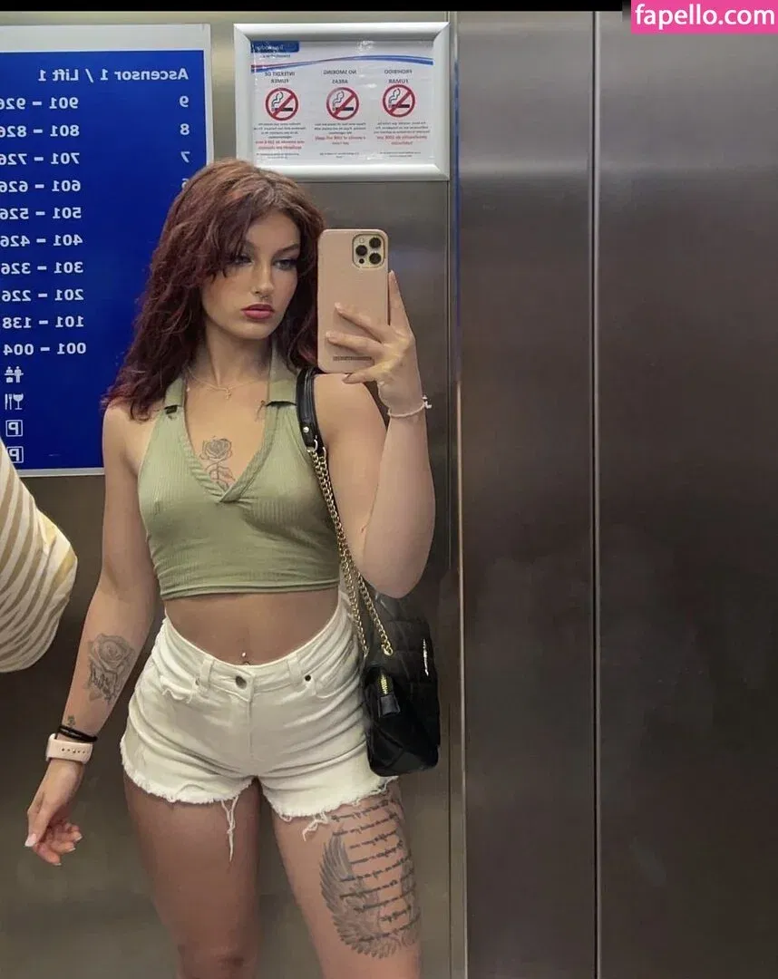 Alicia Sohpie Onlyfans Photo Gallery 