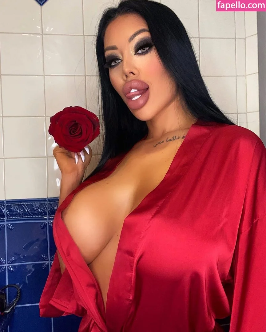 Lara Frost Onlyfans Photo Gallery 