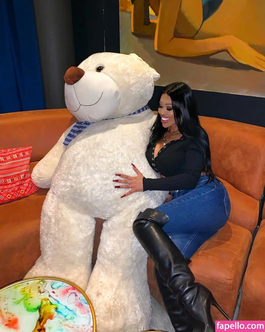 Lara Frost Onlyfans Photo Gallery 