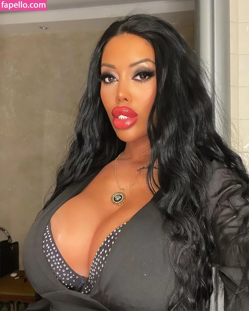 Lara Frost Onlyfans Photo Gallery 