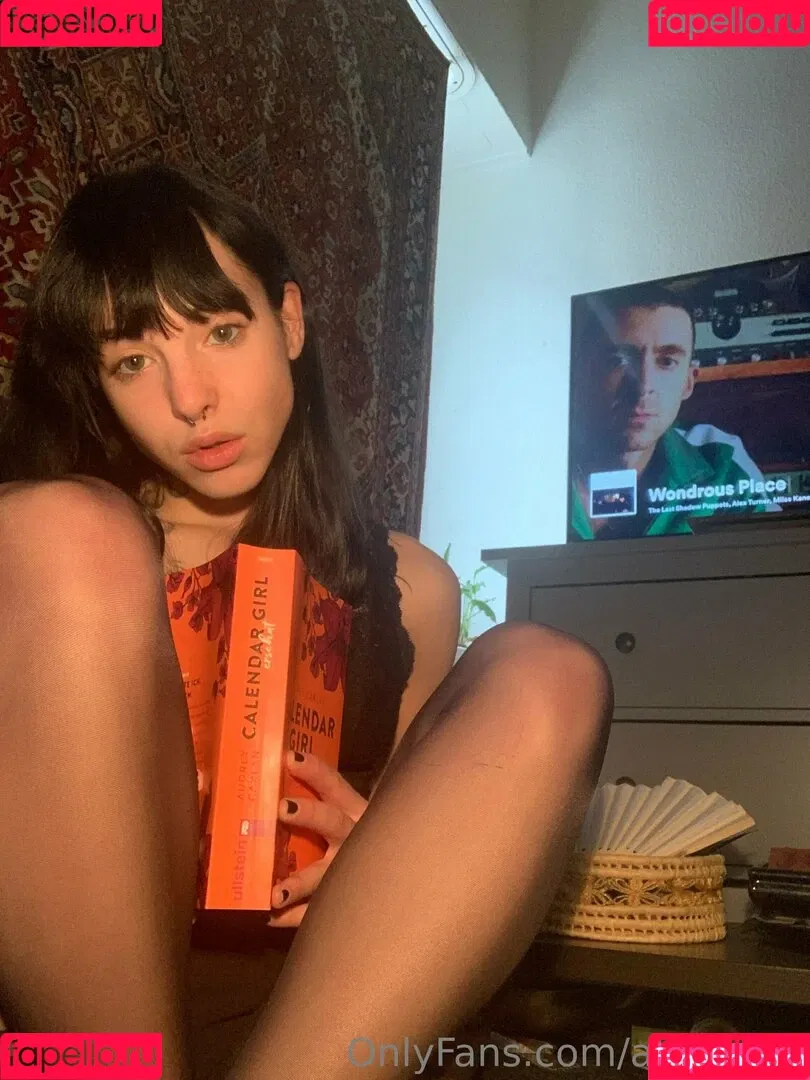 allyalden Onlyfans Photo Gallery 