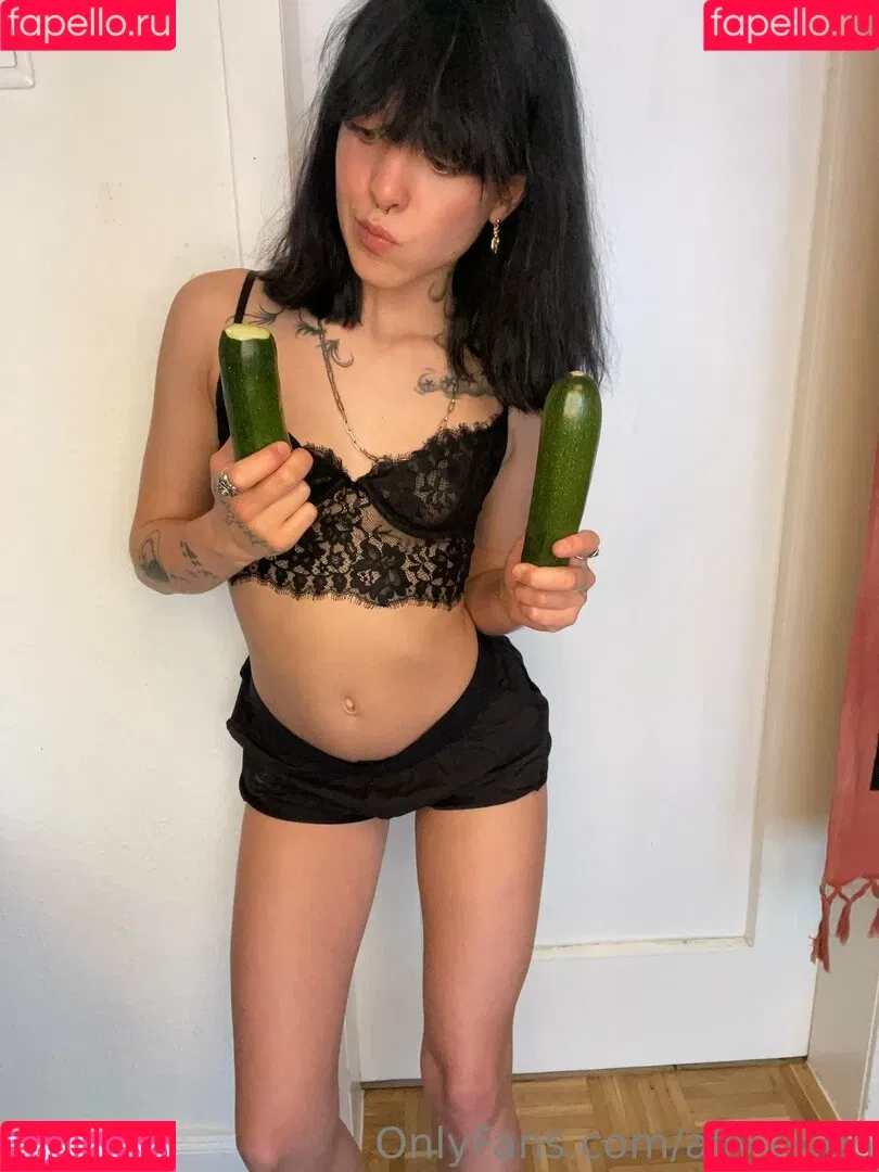 allyalden Onlyfans Photo Gallery 
