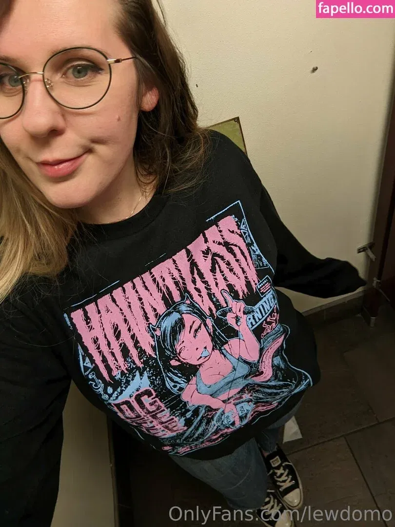 lewdomo Onlyfans Photo Gallery 