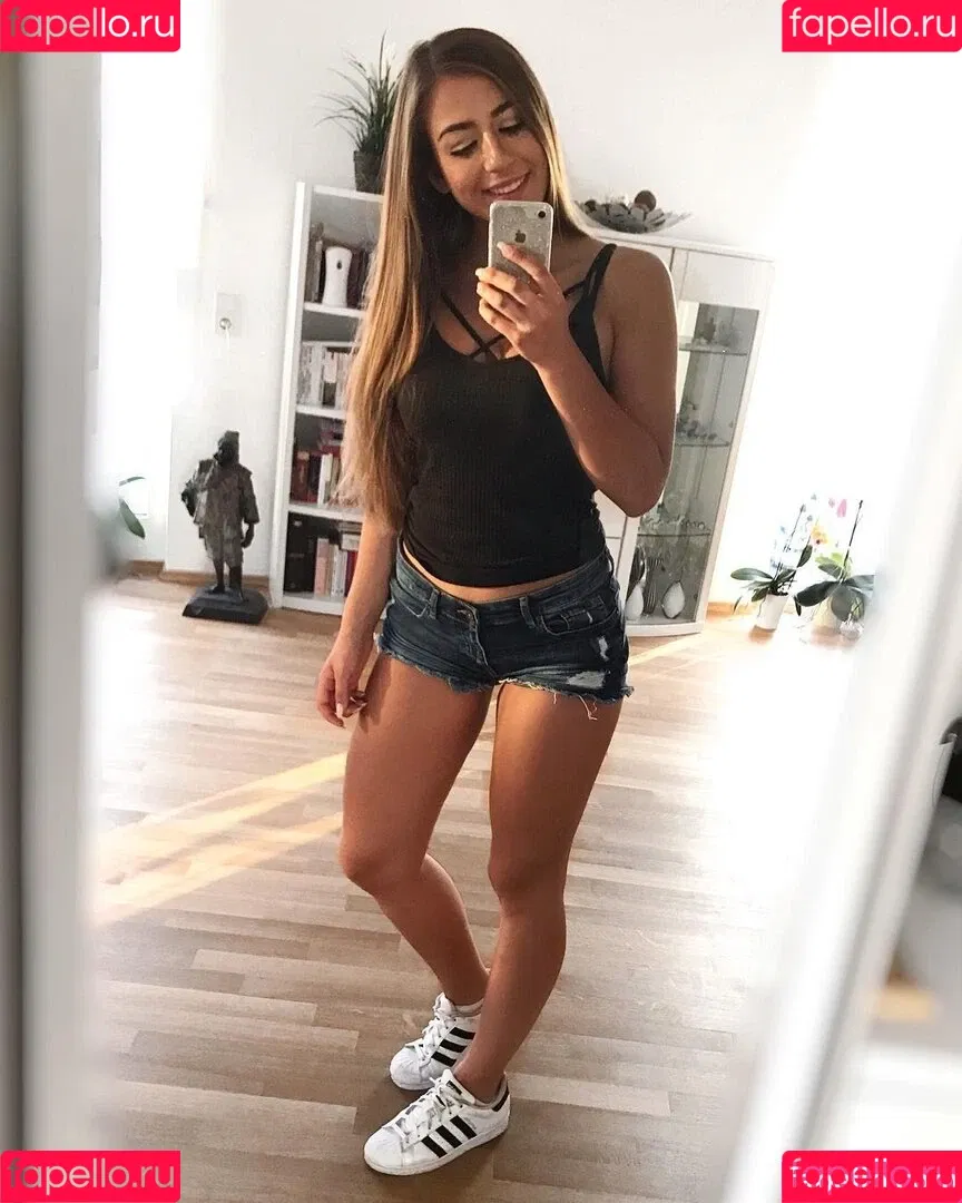 Laurainpictures Onlyfans Photo Gallery 